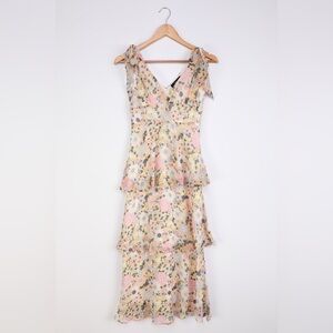 lulu’s floral maxi dress w/ tied straps 🌸